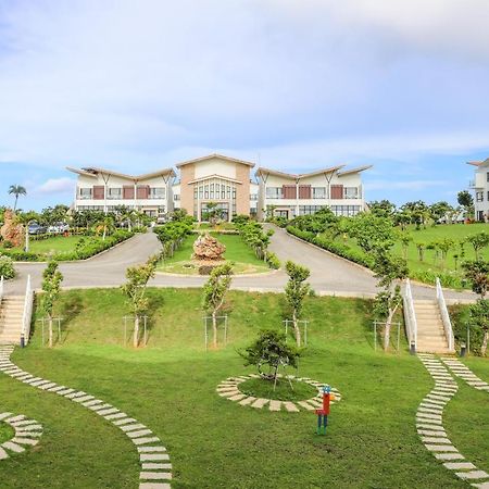 Skyebay Club Hotel Hengchun South Gate Exterior photo