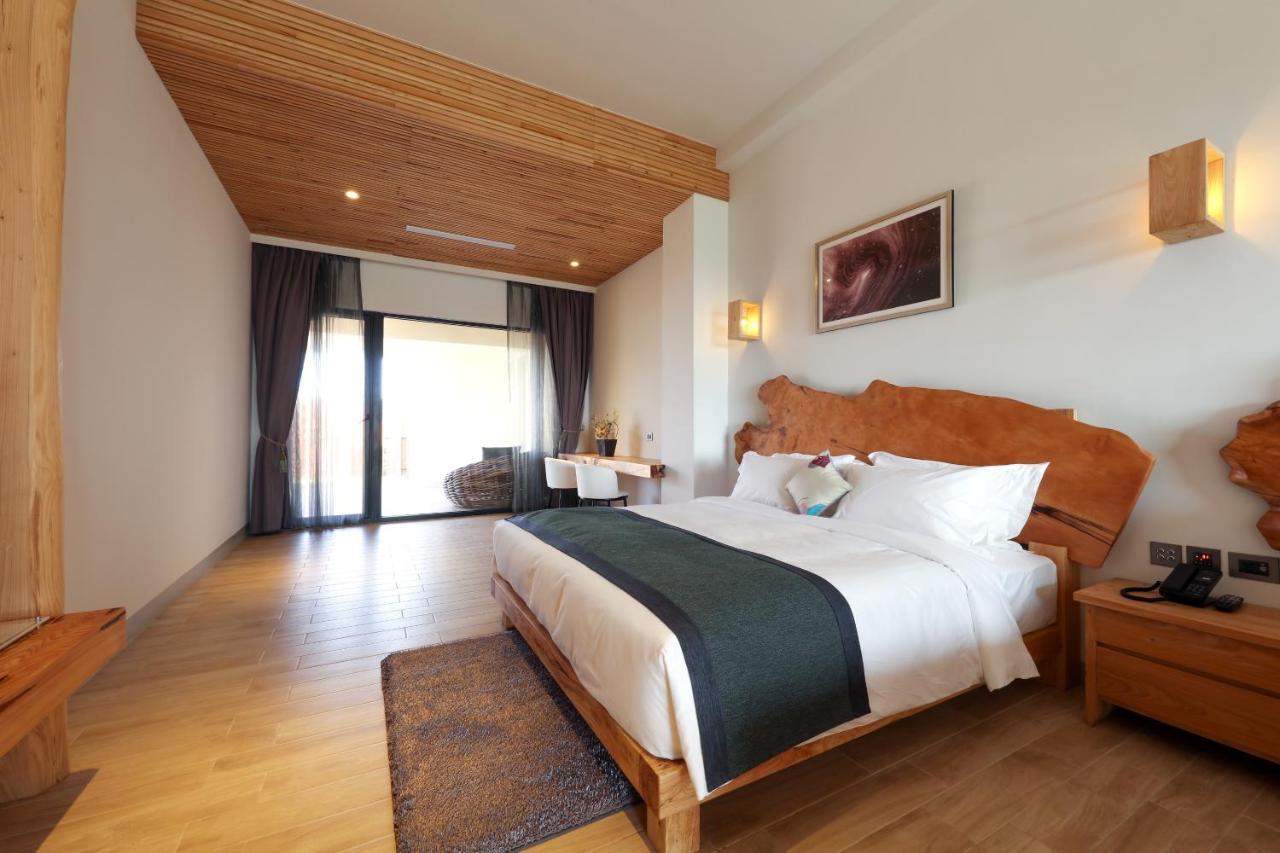 Skyebay Club Hotel Hengchun South Gate Exterior photo