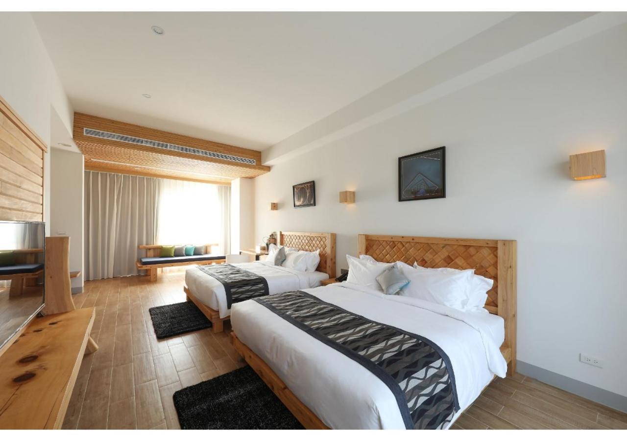 Skyebay Club Hotel Hengchun South Gate Exterior photo
