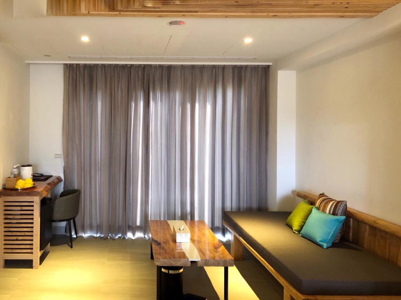 Skyebay Club Hotel Hengchun South Gate Exterior photo